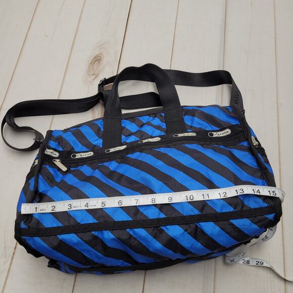 Lesportsac large black and blue striped duffle bag traveler overnighter - Picture 4 of 9